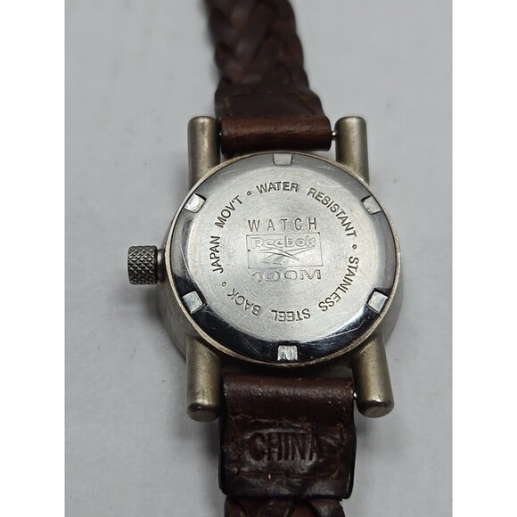Vintage Reebok Sport 100M Quartz Watch Silver New Battery Womens Leather Strap - Picture 11 of 11